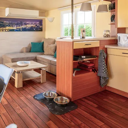 펜션 2 Bedroom Cozy In *